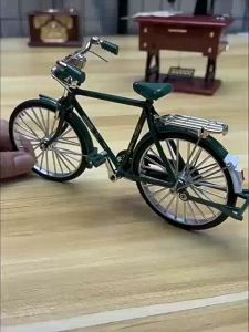 Diecast Miniatur Mainan Puzzle Sepeda Klasik dapat di Rakit bahan Besi