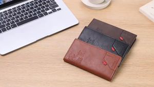 กระเป๋าสตางค์ผู้ชาย กระเป๋าสตางค์ใบยาวหนัง PU แบบธุรกิจสำหรับผู้ชาย ความจุขนาดใหญ่ ช่องใส่บัตรหลายช่อง กระเป๋าสตางค์สไตล์ย้อนยุคคลาสสิกที่ทนทาน ของขวัญสำหรับผู้ชาย Mens Wallets PU Leather Long Wallet for Man Large Capacity Retro Purse Gift for Man