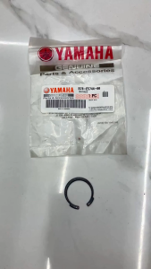 YAMAHA Genuine Torque Drive Circlip for XMAX 300 V1 V2 V3 - Moto Parts & Spares - Drivetrain - Gaskets & Seals