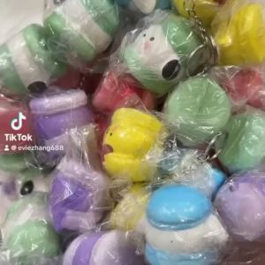 DXUU Gantungan kunci squisy motif sanrio macaron