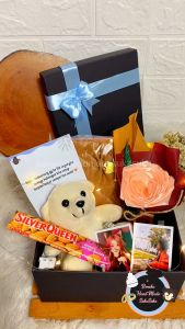 Hampers Ulang Tahun Cewek, Kado Valentine Hadiah Pacar, Anniversary Istri, dan Lampu LED Spesial