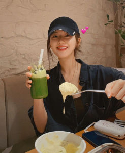 Zhaolu สีดำ Lyocell เดนิม เสื้อเชิ้ต ผู้หญิง ลำลอง สไตล์เกาหลี แขนยาวป้องกันแสงแดด เสื้อท่อนบน ทันสมัย หลวม เสื้อเชิ้ตพอดีตัว