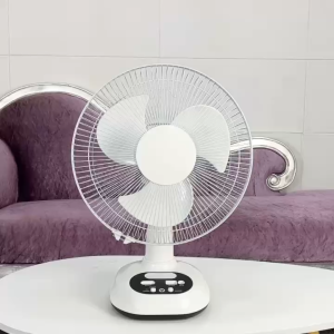 Quạt Tích Điện Năng Lượng Mặt Trời Mẫu Mới kèm Củ sạc 220V tấm pin năng lượng bóng đèn