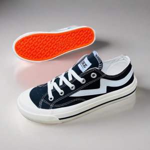 SEPATU THREE LIKE KYMA/SEPATU SNESKERS SEKOLAH PRIA DAN WANITA