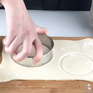 Cetakan Kue Bulat Cookie Ring Cutter Stainless Steel 11 PCS Per Set Dengan Wadah Penyimpanan