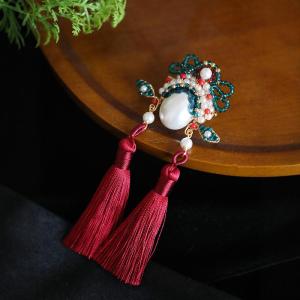 Brooch Classy Exquisite Fashion Fall and Winter Coat Chinese Classical Pin Niche Design Knife Horse Dan Tassel Corsage