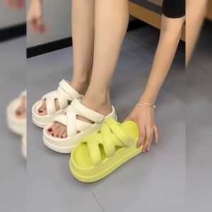 Xishop พร้อมส่ง รองเท้าแตะสำหรับผู้หญิง เสริมส้นให้สูงๆ2นิ้วกันไปเลย แถมสีสันน่ารักสดใสเหมาะกับผู้หญิงแบบเรา ค่ะซิสส