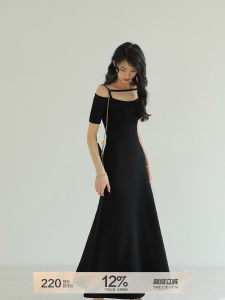 Đầm Len Pháp Elegance Một Vai Đen