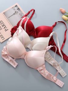 เสื้อชั้นในแบบไร้โครงสไตล์ใหม่สำหรับผู้หญิงในฤดูร้อน ระบายอากาศได้ดี ใส่สบาย ไม่มีรอย ทรงสามเหลี่ยม สายเดี่ยว ด้านหลังมีซิป