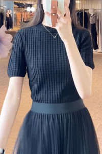 New round Neck Ice Silk Knitted Short Sleeve Womens Top Small Design Sense T-Shirt Lightweight Summer Casual Female Fashion