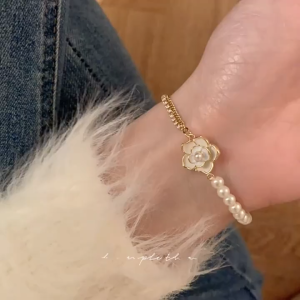 Gelang fashion wanita aksesoris multi-elemen berlian yang dipersonalisasi