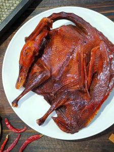 Hunan Style Spicy Duck Snack 260g Whole Dried Cooked Food Beer Accompaniment Delicious Halal Certified Meat Snack