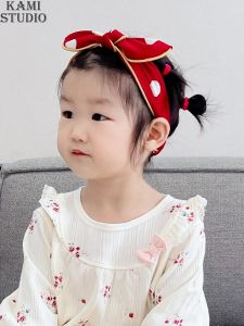 หมวกคล้องผมลายจุดสีแดงสำหรับเด็กวันเกิดปีแรก หมวกคล้องผมลายผีเสื้อประดับผมสำหรับเด็กวัยเตาะแตะ สไตล์หวานๆ ของคุณพ่อและคุณแม่