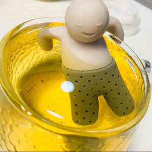 Innovative Tea Strainer Office Drinking Tea Stainless Steel Filter Net Small Man Tea Leak Tea Brewing Tool Creative Kitchenware