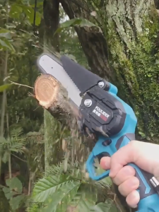 MAKITA 6 Inch Cordless Gardening Portable Electric Chainsaw Pruning Chain Saw Wood Cutter One-Hand Saw Woodworking Power Tools With 2 Battery