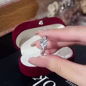 Huitan Cushion Shaped Cubic Zirconia Rings for Women Fashion Contracted Design Wedding Accessories Engagement Rings Hot Jewelry