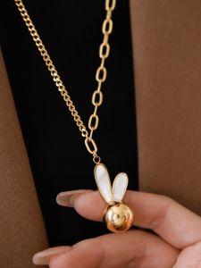 Luxurious Long-Eared Bunny Necklace Womens Sweater Chain Fashionable Titanium Steel Animal Pattern Jewelry  out