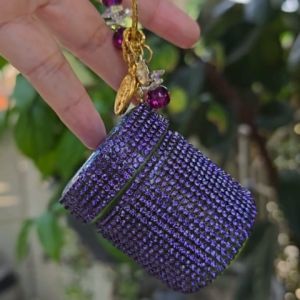 ยาดมสมุนไพรหงส์ไทย(สูตร2)เคสติดเพชรสีม่วง มีสายคล้องมือ