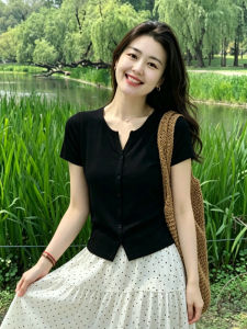 CHOEFULYN | Slim Fit Black Short Sleeve Knitted Cardigan
