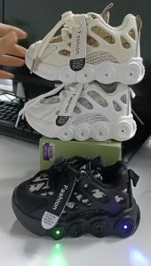 [การจัดส่งในประเทศไทย]รองเท้าผ้าใบเรืองแสงผ้าระบายอากาศสำหรับเด็กอายุ 1-5 ปี