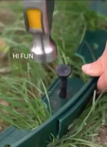 5m No-Dig Landscape Edging Plastic Garden Border With 30 Anchoring Spikes for Landscaping