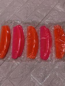 Vintage Plastic Comb Moon Shape Durable Hair Comb for Daily Use Non Disposable Personal Hygiene And Cleaning Tool from Asia