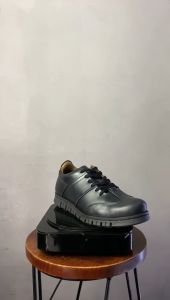 OTIV Neo Bianca Black - Sepatu Sneakers Kulit Asli Pria