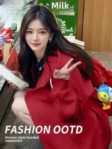 เสื้อแจ็คเก็ตสีแดงแฟชั่นฤดูใบไม้ผลิและฤดูใบไม้ร่วงสำหรับผู้หญิง เสื้อคลุมคาร์ดิแกนสไตล์สตรีท ทรงหลวม คอตตอนผสมโพลีเอสเตอร์