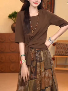 BINKAFENNY | เสื้อยืดแขนสั้นผ้าฝ้ายลายไม่สมมาตรสีเบจสำหรับผู้หญิงไซส์ใหญ่ ทรงหลวม ปกปิดเนื้อผ้า ดีไซน์ฤดูร้อน สายรัด กระชับสัดส่วน เสื้อตัวบน