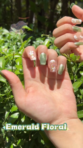 S&S BY81 Emerald Floral 10 ชิ้นต่อชุด เล็บปลอมเจลแท้ แฮนด์เมด ตาแมวสีเขียว ดอกไม้วาดมือ เล็บปลอม สไตล์โมเดิร์น ลายฮิตสุด