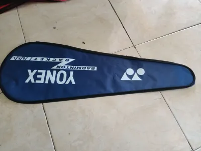 TAS TEMPAT RAKET TAS BATMINTON 1R