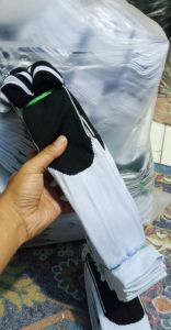 Kaos kaki Jempol Muslim Putih Telapak Hitam