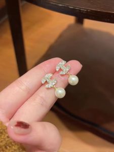 Fashionable Unique Pearl And Zirconia Earrings for Women Elegant Luxury French Style Stud Earrings Stylish And Delicate Jewelry