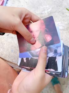 Hộp lomo bo góc màu tím Black Pink biểu diễn mùa lễ hội Coachella 55 ảnh không lặp lại Rose Lisa Jenny Jijoo