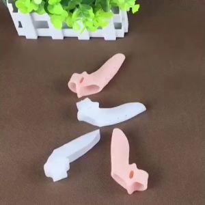 ซิลิโคนนิ้วเท้า1คู่ปรับปรุงสุขภาพเท้า คั่นนิ้วโป้งนูน เท้าเก ซิลิโคนนิ้วเท้ากันกัด ใช้ได้ทุกขนาดเท้า ยืดได้เยอะ ปลอกซิลิโคนยืด ดัดนิ้วเท้าคดเอียง ลดการเสียดสี ลดอาการเจ็บ เวลาใส่รองเท้า ป้องกันการเสียดสี พร้อมส่ง จาก กทม org