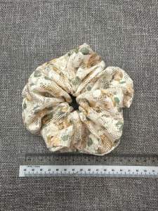 中发肠Flower Scrunchie Hair Tie