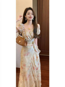 Fashionable Elegant French V-Neck Floral Waist-Cinching Dress