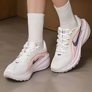 Nike | Giày Chạy Bộ Cho Phụ Nữ Chống Sốc Thoáng Khí