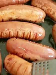 Xúc Xích Tiêu Đen Giòn Thân Thiện Với Nồi Chiên Không Dầu