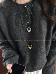 Minimalist Japanese Style Pendant Leather Rope Necklace Womens Fashionable Luxury Sweater Chain Jewelry Accessory