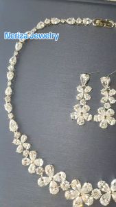 Neriza Jewelเครื่องประดับเจ้าสาวเพชรสังเคราะห์ รับประกันประกายไฟเทียบเท่าเพชรแท้ พร้อมกล่อง NSW026