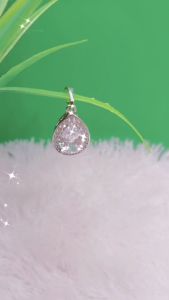 Liontin Sameer Alloy Lapis Mas 18K Permata Zirconia PP018S