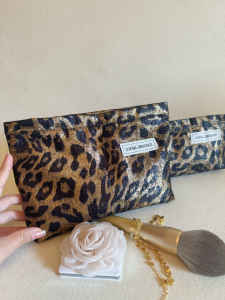 High Aesthetic Value Portable Large Capacity Makeup Bag for Lipstick And Period Goods Storage Ladies Handbag Style Fabric