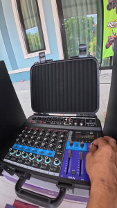 ชุดลำโพงใช้งานง่าย พร้อมใช้ได้ทันที! พาวเวอร์มิกเซอร์ ML-5056 กำลังขับ 200 วัตต์ x 2 ตู้ลำโพง ML-459 ขนาด 10 นิ้ว (1 คู่) แถมฟรีไมค์สาย 1ตัว พร้อมอุปกรสายต่อพ่วง (ตามภาพ)