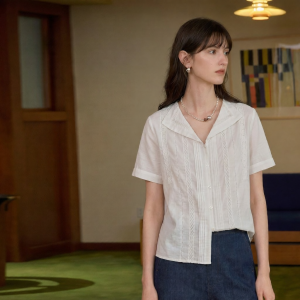 INMAN | Lacework Collar Blouse
