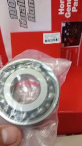 Laher klaher kruk as kecil sebelah kanan laher bandul bearing radial ball 6305Z SPL Vario 125 original honda 91001KZR600