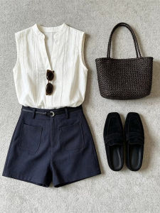 NUMEN BUTTON | Slimming V-neck Youthful Sleeveless Top and High-waisted Shorts Set