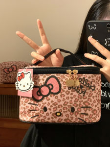 XINDONGXINGQIU | Leopard Kitty Style Portable Toiletry Bag
