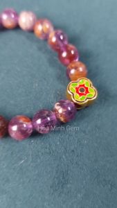Vòng tay đá Thạch Anh Ưu Linh Tím tự nhiên size 10 li phối charm xi vàng cỏ 4 lá hợp mệnh Hỏa Thổ | Hoa Minh Gem