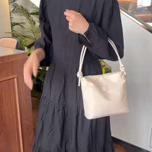 Tas Bahu Wanita Nylon Polos Warna Tahan Air Kancing Magnet Top Hand Tote Bag Purse JCTS270